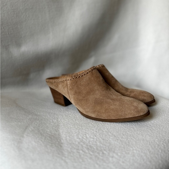 Franco Sarto Shoes - Franco Sarto Size 8 Women’s Beige/Tan Suede Heeled Mules